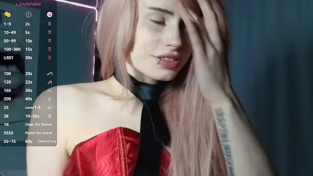 Snapshot of PieraMarch chatting on 12-18-25, 07:31 PieraMarch online show from 12-18-25, 07:31