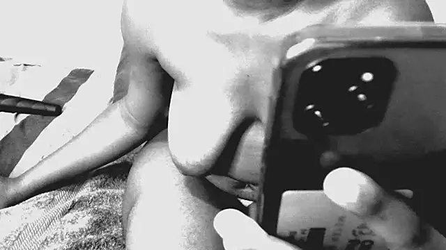 shy-lillyX22 online show from 11-26-25, 08:43