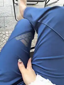 Meii-meyy online show from 04-22-26, 05:43