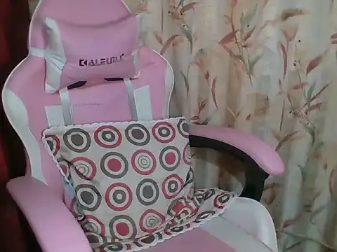 Snapshot of petite_sexy21 chatting on 03-13-26, 01:56 petite sexy21 online show from 03-13-26, 01:56