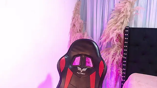 Snapshot of Alhana-miller chatting on 11-08-25, 01:55 Alhana-miller online show from 11-08-25, 01:55