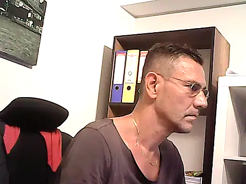 Snapshot of mastercharisma35 chatting on 06-06-26, 02:11 mastercharisma35 online show from 06-06-26, 02:11
