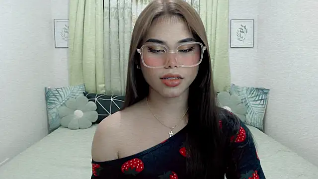 Snapshot of PrettyBlythes_TS chatting on 02-07-26, 12:03 PrettyBlythes TS online show from 02-07-26, 12:03