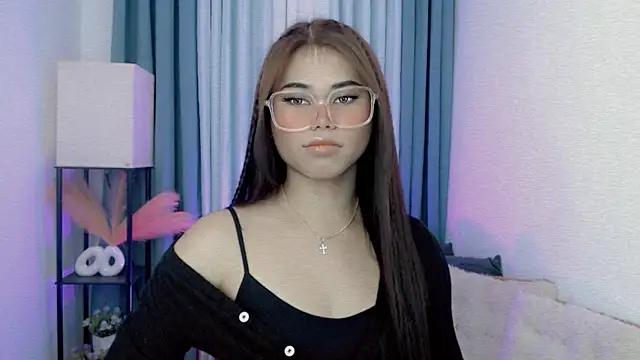 Snapshot of PrettyBlythes_TS chatting on 02-17-26, 05:37 PrettyBlythes TS online show from 02-17-26, 05:37