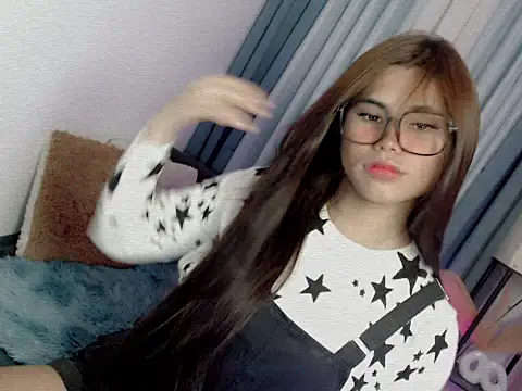 Snapshot of PrettyBlythes_TS chatting on 03-12-26, 01:39 PrettyBlythes TS online show from 03-12-26, 01:39