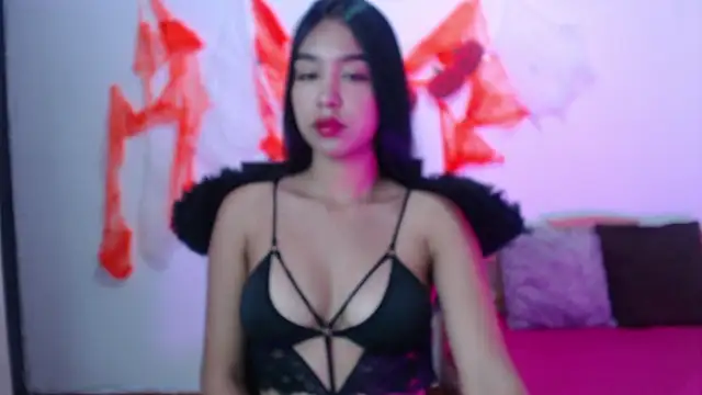 Snapshot of kyra_fox_ chatting on 10-31-25, 12:28 kyra fox online show from 10-31-25, 12:28