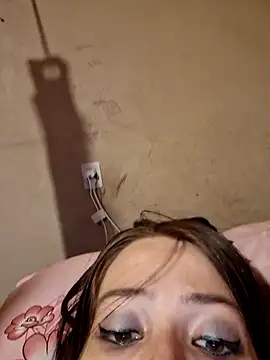 Snapshot of Tudiablita21 chatting on 03-15-26, 02:39 Tudiablita21 online show from 03-15-26, 02:39