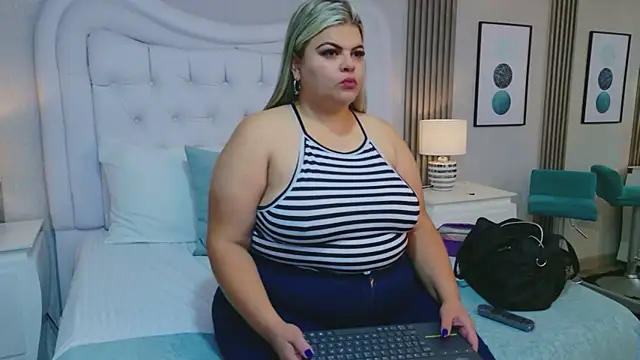 Snapshot of KiimBrooks chatting on 02-09-26, 11:14 KiimBrooks online show from 02-09-26, 11:14