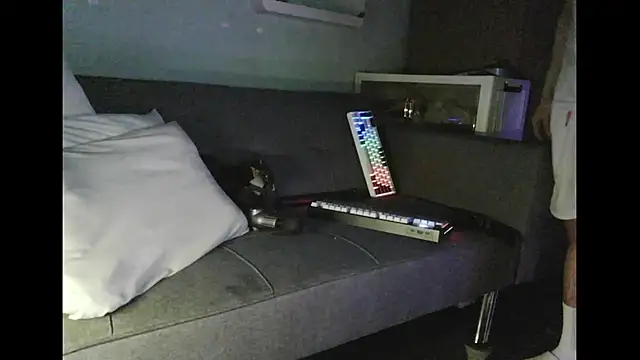 boyhigh1997 online show from 06-02-26, 03:36