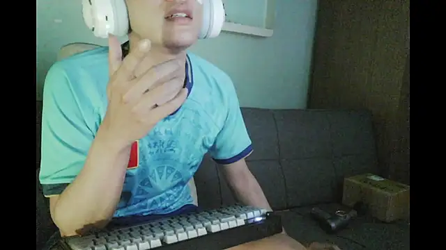 boyhigh1997 online show from 06-22-26, 08:11