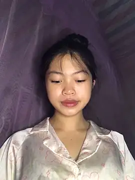 Snapshot of Thy00__ chatting on 09-23-25, 09:56 Thy00   online show from 09-23-25, 09:56