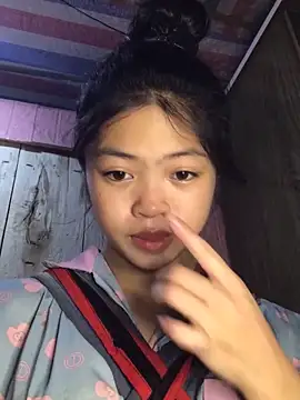 Snapshot of Thy00__ chatting on 09-28-25, 07:25 Thy00   online show from 09-28-25, 07:25