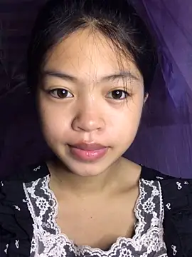 Snapshot of Thy00__ chatting on 10-03-25, 01:13 Thy00   online show from 10-03-25, 01:13