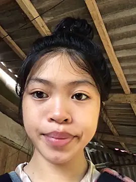 Snapshot of Thy00__ chatting on 10-06-25, 09:07 Thy00   online show from 10-06-25, 09:07