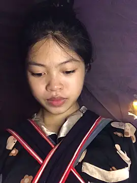 Snapshot of Thy00__ chatting on 10-07-25, 07:38 Thy00   online show from 10-07-25, 07:38