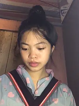 Snapshot of Thy00__ chatting on 10-13-25, 02:44 Thy00   online show from 10-13-25, 02:44