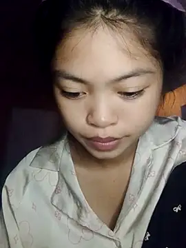 Snapshot of Thy00__ chatting on 10-18-25, 02:51 Thy00   online show from 10-18-25, 02:51