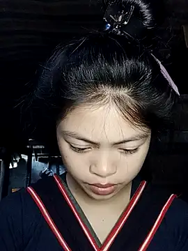 Snapshot of Thy00__ chatting on 10-24-25, 07:27 Thy00   online show from 10-24-25, 07:27