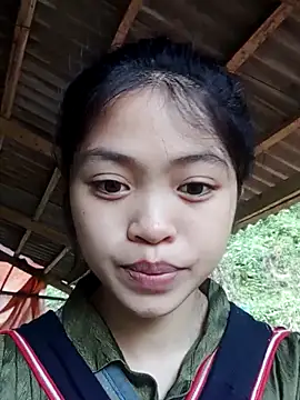 Snapshot of Thy00__ chatting on 10-28-25, 09:02 Thy00   online show from 10-28-25, 09:02