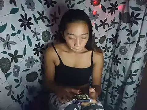 Virgen christine01 online show from 11-17-25, 06:14