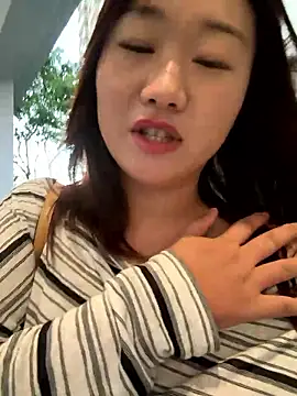 Snapshot of maomao_520 chatting on 10-11-25, 10:47 maomao 520 online show from 10-11-25, 10:47