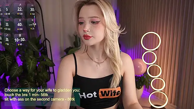 LauraWifeness online show from 10-05-25, 05:39