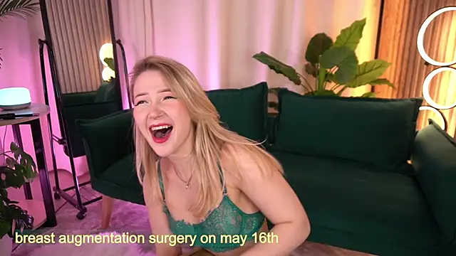 LauraWifeness online show from 04-30-26, 05:58