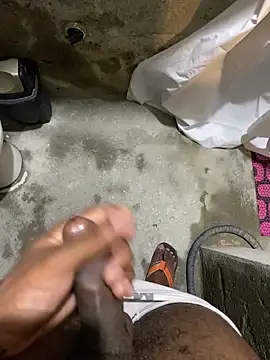 Snapshot of Preto_Diamamte chatting on 11-19-25, 06:02 Preto Diamamte online show from 11-19-25, 06:02