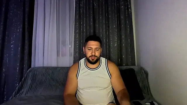 Snapshot of Gold_Alpha_Boy chatting on 09-19-25, 06:30 Gold Alpha Boy online show from 09-19-25, 06:30