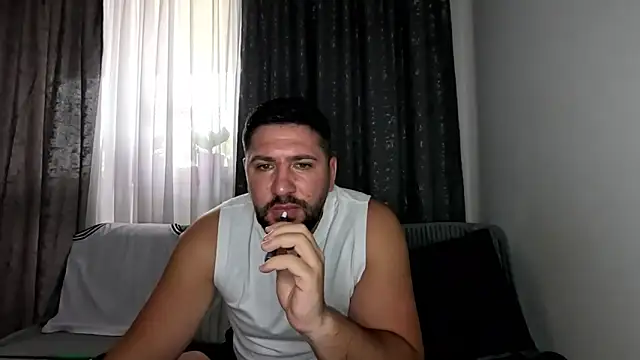 Snapshot of Gold_Alpha_Boy chatting on 09-30-25, 08:30 Gold Alpha Boy online show from 09-30-25, 08:30