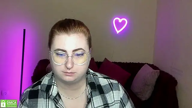 Snapshot of Alicia_love00 chatting on 09-21-25, 05:31 Alicia love00 online show from 09-21-25, 05:31