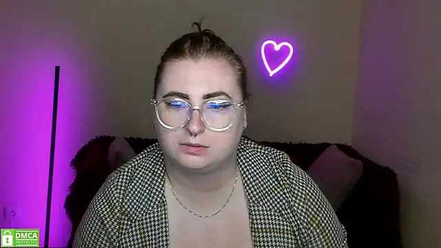 Snapshot of Alicia_love00 chatting on 09-23-25, 05:21 Alicia love00 online show from 09-23-25, 05:21