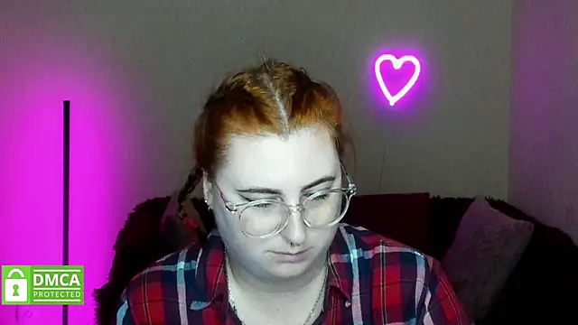 Snapshot of Alicia_love00 chatting on 10-12-25, 05:39 Alicia love00 online show from 10-12-25, 05:39