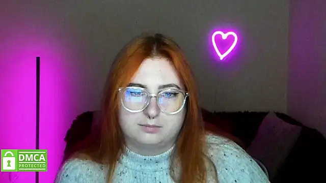 Snapshot of Alicia_love00 chatting on 10-14-25, 05:30 Alicia love00 online show from 10-14-25, 05:30