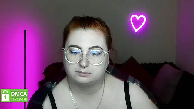 Snapshot of Alicia_love00 chatting on 10-15-25, 05:29 Alicia love00 online show from 10-15-25, 05:29