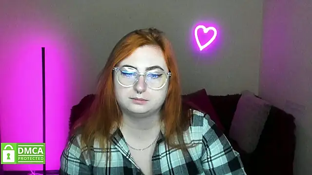 Snapshot of Alicia_love00 chatting on 10-24-25, 05:26 Alicia love00 online show from 10-24-25, 05:26