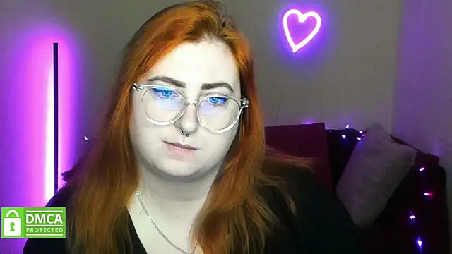 Snapshot of Alicia_love00 chatting on 12-14-25, 06:30 Alicia love00 online show from 12-14-25, 06:30