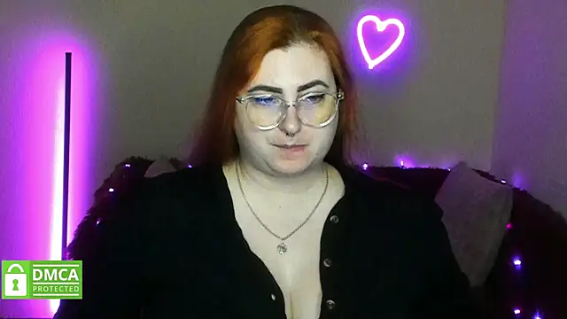 Snapshot of Alicia_love00 chatting on 12-22-25, 06:32 Alicia love00 online show from 12-22-25, 06:32