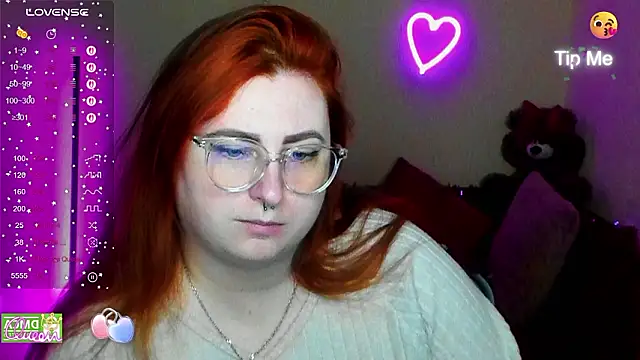 Snapshot of Alicia_love00 chatting on 02-13-26, 12:23 Alicia love00 online show from 02-13-26, 12:23