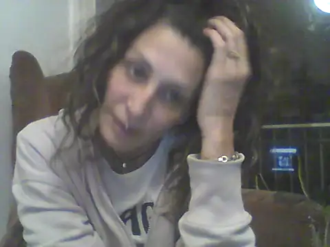 Snapshot of Bebita-zmp chatting on 06-24-26, 02:21 Bebita-zmp online show from 06-24-26, 02:21