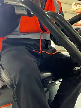 PuttieIn online show from 04-24-26, 04:20