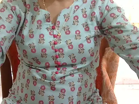 CHAMELI4747 online show from 04-26-26, 08:34