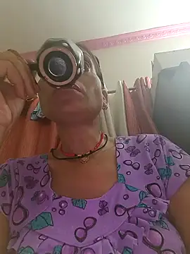 Snapshot of ISHANI-SINGH chatting on 11-04-25, 01:43 ISHANI-SINGH online show from 11-04-25, 01:43