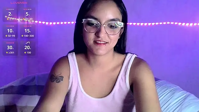 Snapshot of Ari_20_ chatting on 03-24-26, 04:01 Ari 20 online show from 03-24-26, 04:01