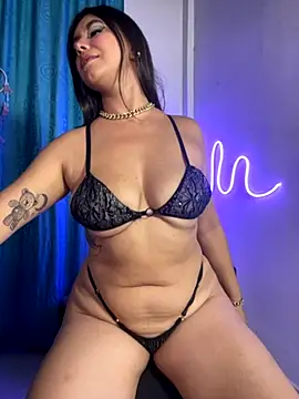 Snapshot of Megan-picozi chatting on 09-26-25, 02:04 Megan-picozi online show from 09-26-25, 02:04