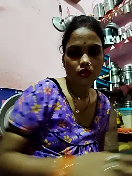 Snapshot of Cut_ragni chatting on 09-23-25, 04:43 Cut ragni online show from 09-23-25, 04:43