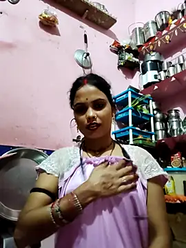 Snapshot of Cut_ragni chatting on 10-11-25, 05:22 Cut ragni online show from 10-11-25, 05:22