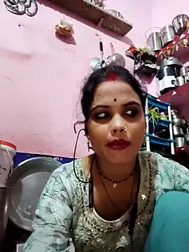 Snapshot of Cut_ragni chatting on 10-12-25, 04:28 Cut ragni online show from 10-12-25, 04:28