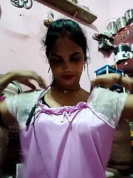 Snapshot of Cut_ragni chatting on 10-17-25, 05:15 Cut ragni online show from 10-17-25, 05:15