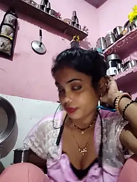 Snapshot of Cut_ragni chatting on 10-31-25, 11:50 Cut ragni online show from 10-31-25, 11:50